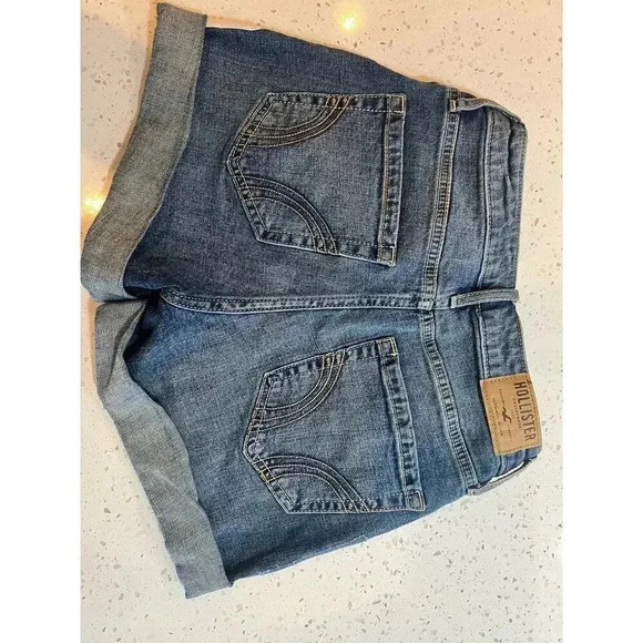 Hollister High Rise Denim Boyfriend Short W23 - Picture 4 of 7
